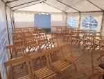 freie Trauung, Gartenhochzeit, Holzklappstühle mit Zelt 5 x 8 m, mit Holzfußboden von Zelte Friedrich, Kerken